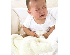新生儿不睡觉是怎么回事，该怎么办？