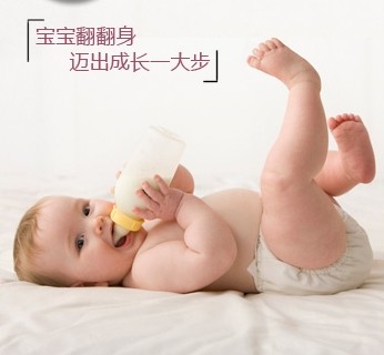 让宝宝学会翻身的4步简单训练